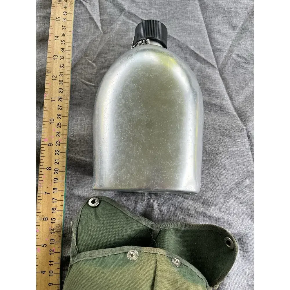 US Military Issue Vietnam Era Army USMC Water Canteen with Green Canvas Pouch U3